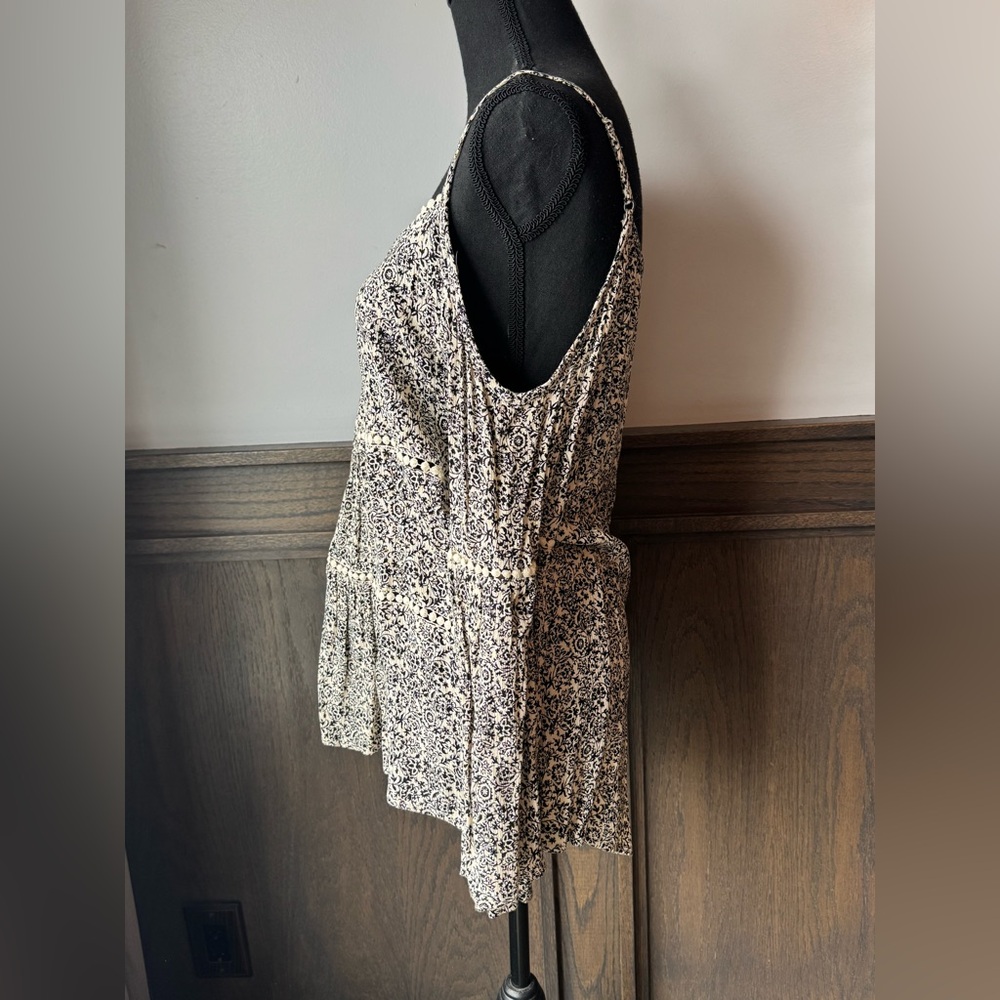 Maurices Black and Cream cold shoulder boho hippie Patterned Blouse M - Picture 3 of 9